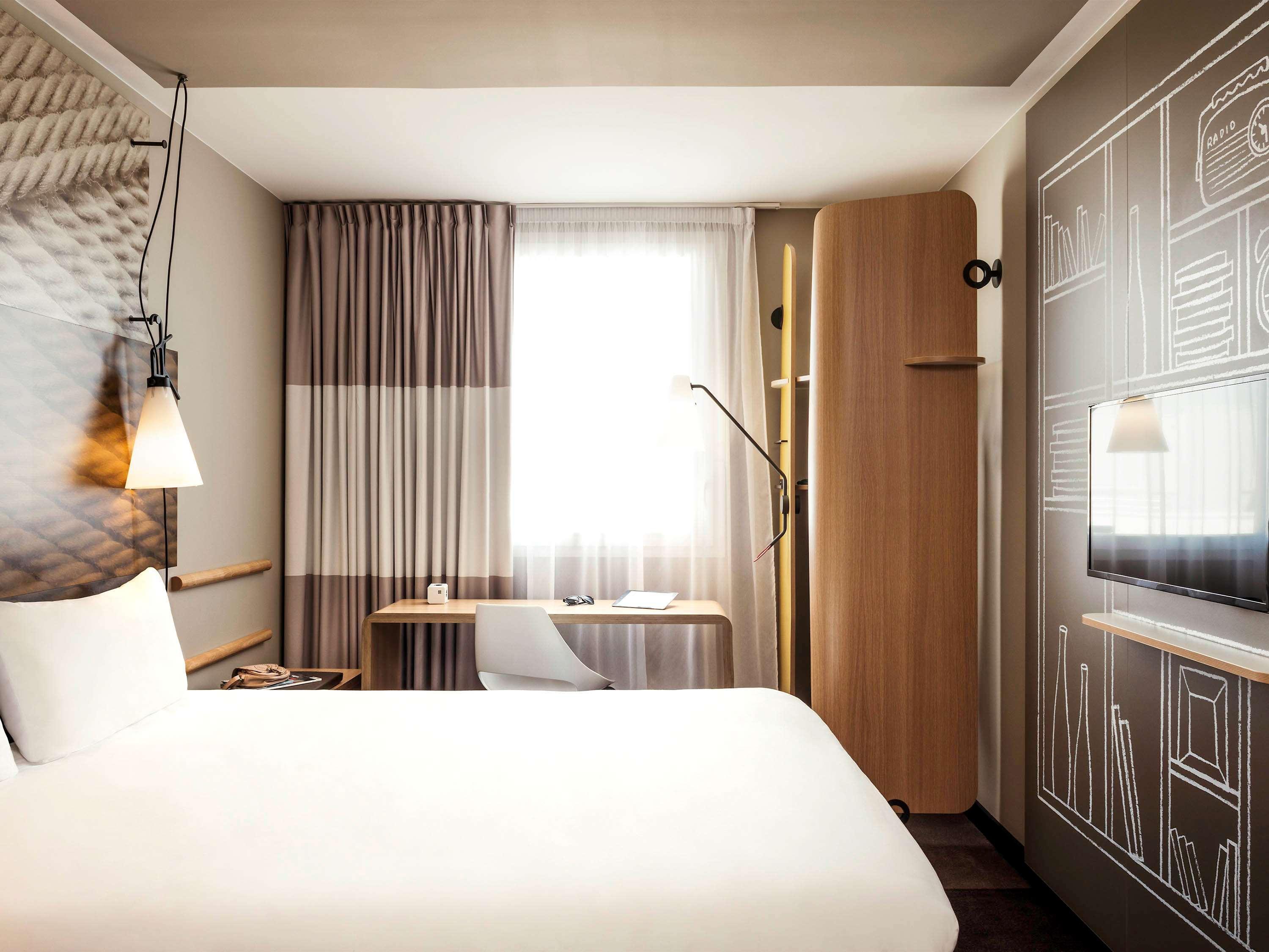 Hotel Ibis Saint Quentin En Yvelines - Velodrome Montigny-le-Bretonneux Zewnętrze zdjęcie