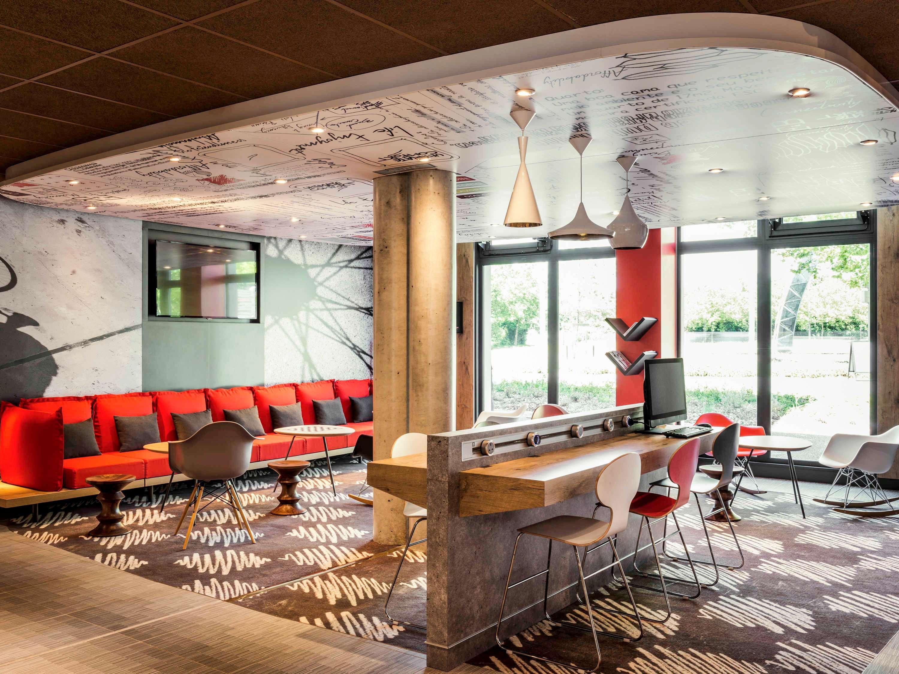 Hotel Ibis Saint Quentin En Yvelines - Velodrome Montigny-le-Bretonneux Zewnętrze zdjęcie