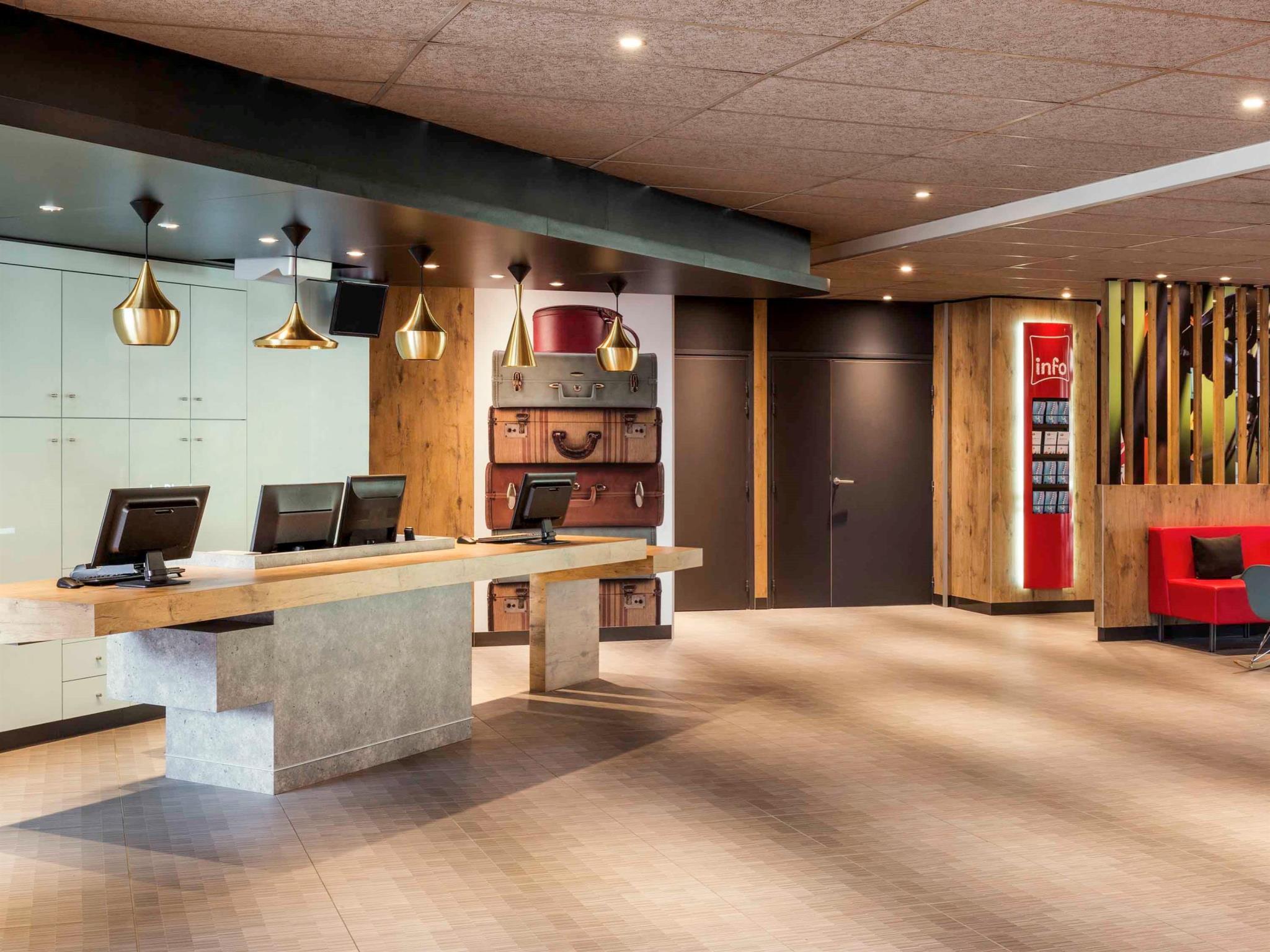 Hotel Ibis Saint Quentin En Yvelines - Velodrome Montigny-le-Bretonneux Zewnętrze zdjęcie